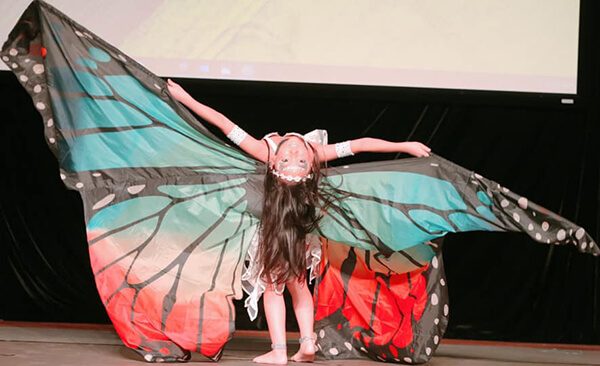 múa Beautiful butterfly wings